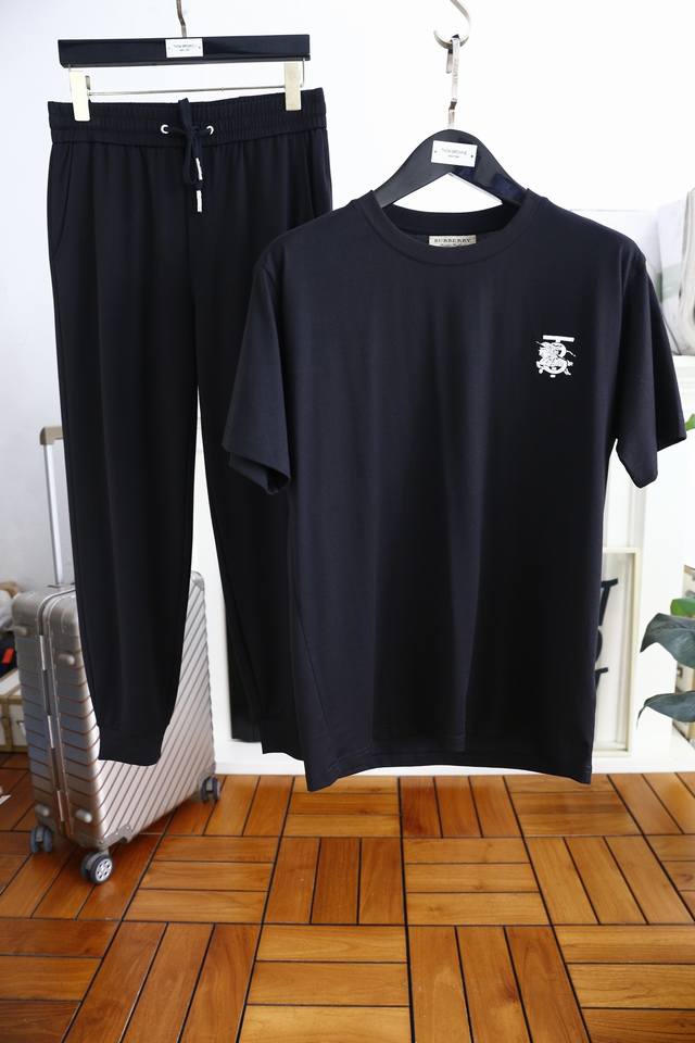 Mos 巴宝丽 Burb*Rry. Ss夏季时尚男士圆领短袖套装休闲经典款式 海外专柜同步 奢华高级顶级面料任何人都可以轻松驾驶 进口定制高档面料 手软舒适有型