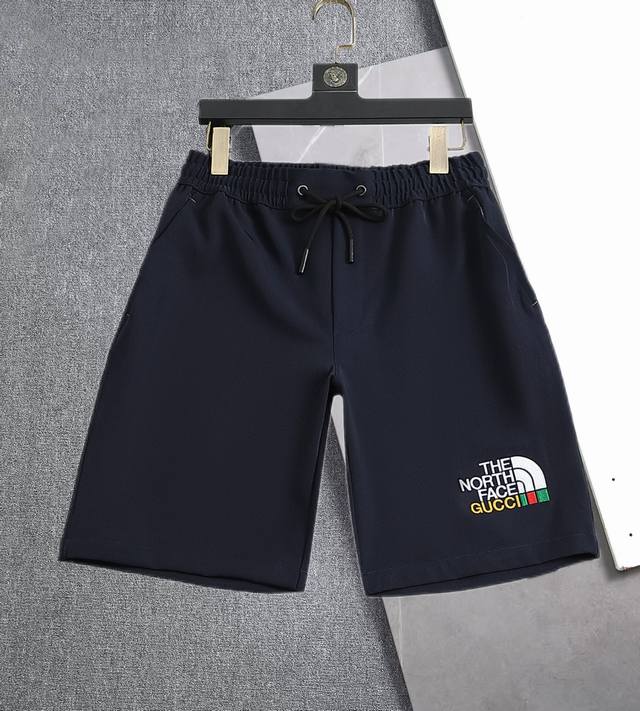 Zhen The.N F北面 Guccl古驰联名夏季休闲短裤，平纹高密弹力涤纶面料，具有超强透气性，排湿性和抗紫外线能力。穿着柔和舒适；Logo极具品牌文化和流