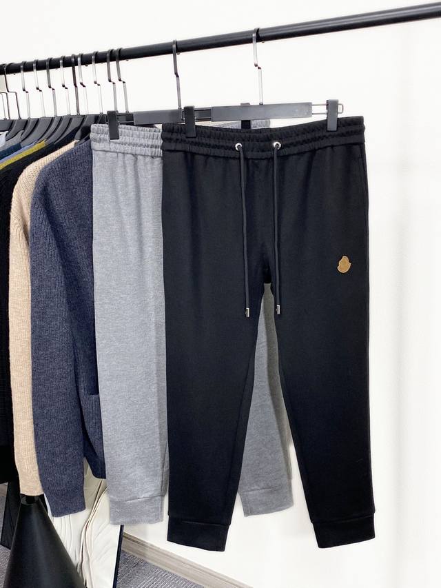 Tu 新品 Moc新款针织棉布抽绳束脚卫裤，男士立体撞色毛毡徽章刺绣贴饰时尚运动休闲长裤！贸易公司渠道稀出，领先官网发售！适合全年穿着的舒适裤装，能展现个人品味