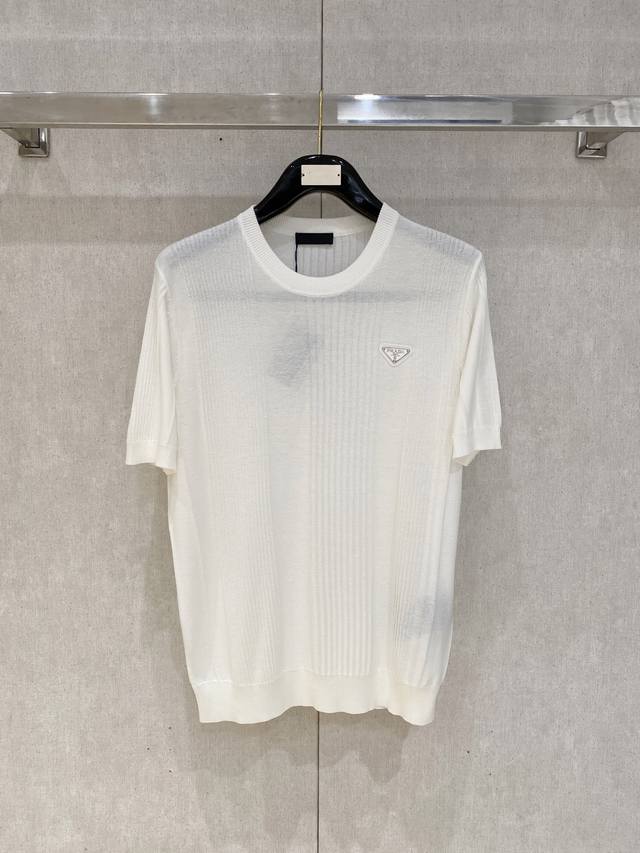 Xp Prada 2025年新款官方同步 商务首选时尚个性 百搭潮流纯原品质 原版面料吊牌 领标 水洗麦 三标齐全颜色:蓝色 白色尺码:S-Xl