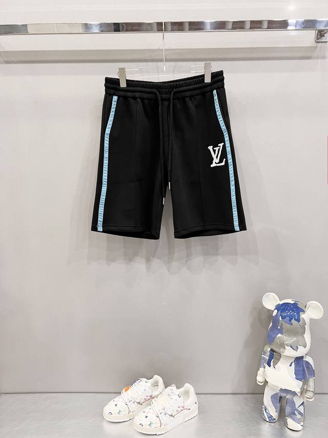 Kk Louis Vuitton 路易威登 定制太空棉短裤刺绣大字母Logo植绒织带拼接工艺官方同步 高版本 高品质时尚个性 百搭潮流纯原品质 原版面料吊牌 领