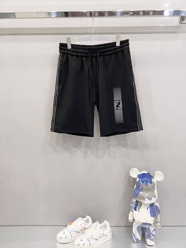 Kk Fendi 芬迪 定制太空棉面料短裤双Ff印花工艺侧边织带条纹拼接标识官方同步 高版本 高品质时尚个性 百搭潮流纯原品质 原版面料吊牌 领标 水洗麦 三标