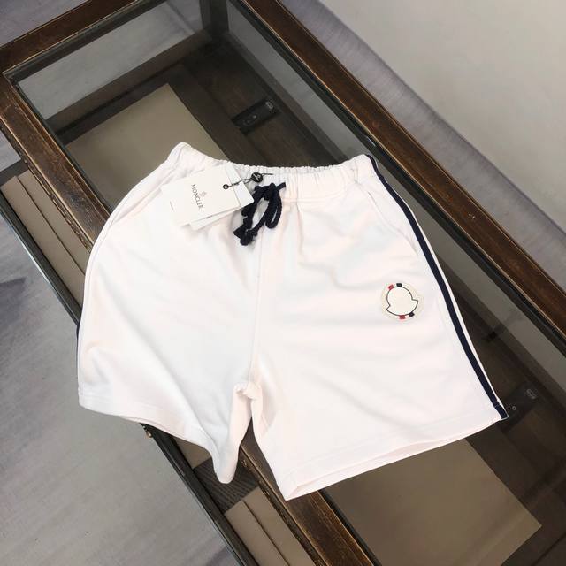 Bb衣服 裤子 Mon*Cler 蒙口 2025春夏最新款男女同款休闲圆领套装，品牌最新设计元素！既不单调也不复杂，好处的展现品味！定制刺绣Logo点缀 舒适吸