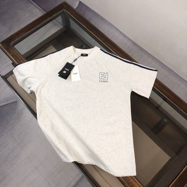 Bb衣服 裤子 Fen*Di 芬迪 2025春夏最新款男女同款休闲圆领套装，品牌最新设计元素！既不单调也不复杂，好处的展现品味！定制Logo印花 舒适吸汗透气根