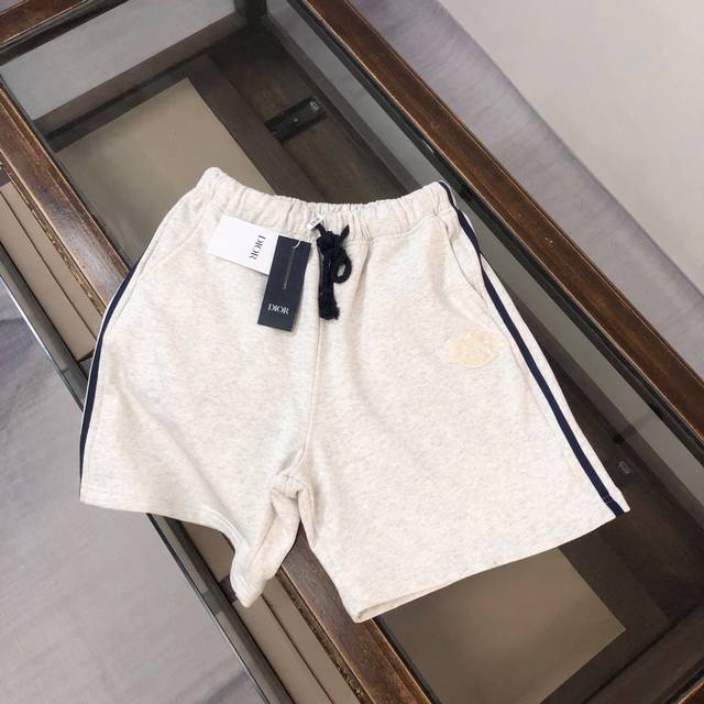 Bb衣服 裤子 Dior 迪奥 2025春夏最新款男女同款休闲圆领套装，品牌最新设计元素！既不单调也不复杂，好处的展现品味！定制刺绣Logo点缀 舒适吸汗透气根