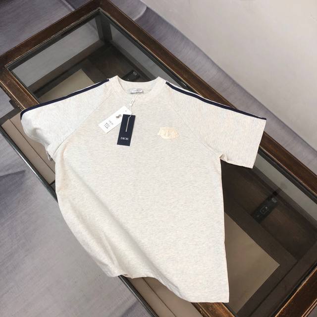 Bb衣服 裤子 Dior 迪奥 2025春夏最新款男女同款休闲圆领套装，品牌最新设计元素！既不单调也不复杂，好处的展现品味！定制刺绣Logo点缀 舒适吸汗透气根