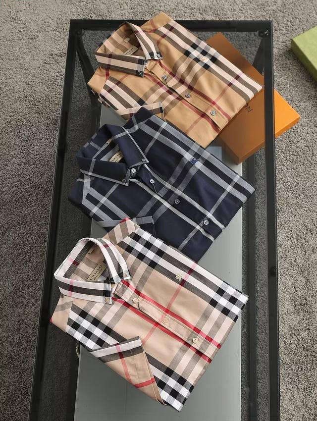 Guo Burberry 巴宝莉 春夏新款男士短袖经典格子衬衣 衬衫，高端版本！专柜定制面料 透气舒适度高，细节无可挑剔，品牌元素设计理念，体现高品质。手感细腻