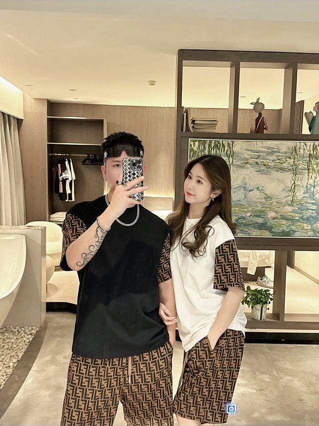 Mos 芬迪2550Ss春夏新款短袖套装，男女同款。上身效果超赞，码数46-54。5个码数