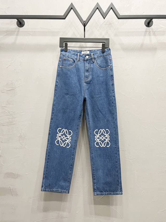Mm 款号： M933 Loewe罗意威 Ss25 时装秀系列 Logo图案单宁棉质宽松牛仔裤 男女款 蓝色顶级天花板品质 不同水洗质感的款式，对腿细腿粗人士十