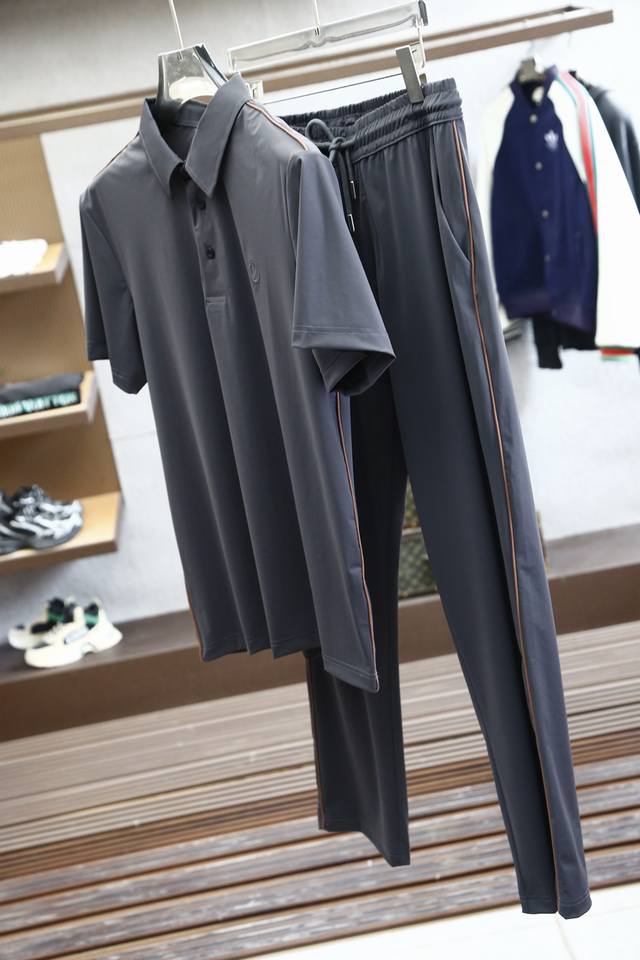 Cheng Lv-新品速干套装 2630年春夏最新品套装，同步有售，时尚休闲运动系列，采用进口四面弹梭织面料，顶级经典Logo标志工艺图案，简单而不失时尚，上身