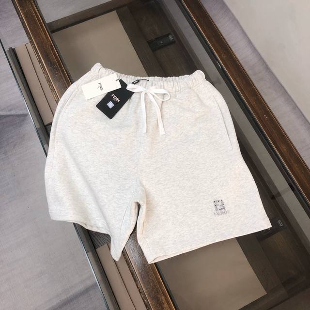 Bb衣服 裤子 Fendi 芬迪 2025春夏最新款男女同款休闲圆领套装，品牌最新设计元素！既不单调也不复杂，好处的展现品味！定制印花Logo点缀 舒适吸汗透气
