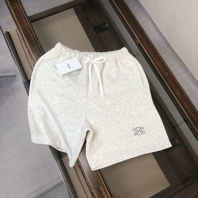 Bb衣服 裤子 Celine 瑟琳 2025春夏最新款男女同款休闲圆领套装，品牌最新设计元素！既不单调也不复杂，好处的展现品味！定制印花Logo点缀 舒适吸汗透