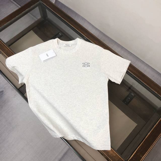 Bb衣服 裤子 Celine 瑟琳 2025春夏最新款男女同款休闲圆领套装，品牌最新设计元素！既不单调也不复杂，好处的展现品味！定制印花Logo点缀 舒适吸汗透