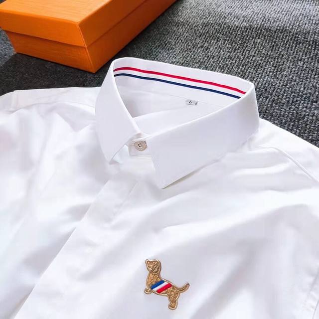 Haiy P Thom Browne 汤姆布朗 Tb万年经典双袖标志短袖衬衫 高精定制正品牛津纺 进口正品织带 采用进口设备缝制 针距细密 高清还原细节 工厂P