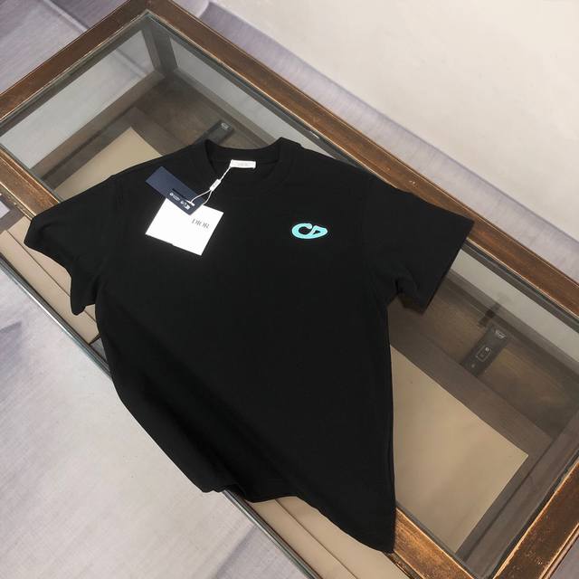Bb Dior 迪奥 2025春夏最新款男女同款休闲圆领套装，品牌最新设计元素！既不单调也不复杂，好处的展现品味！定制刺绣Logo点缀 舒适吸汗透气根本不在话下