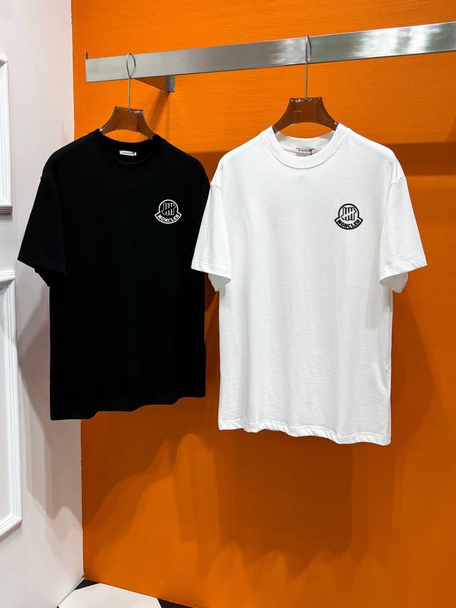 Moncler# 春夏顶级专柜同步短袖T恤 3标齐全 采用客供进口100%-32支双股新疆棉面料制成，专柜原版面料，品牌辨识度超级强，高街与精致风情十足，绝对能