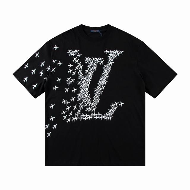 价格P： 一首起批.散单+10 款式：2025新款Louis Vuitton短袖T恤材质：高版本300G双纱精梳棉尺码： S～Xl颜色：黑 白款号：H1012