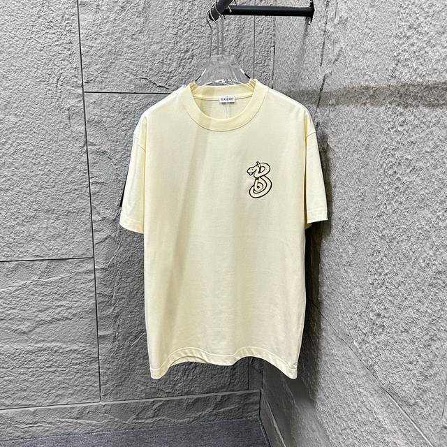 Bbr 巴宝*莉 2025春夏款 经典简约立体硅胶蛇年B字母型 个性Logo 定制双纱平纹纯棉面料 短袖T恤 男女同款尺码： S 90-130斤 M 120-1
