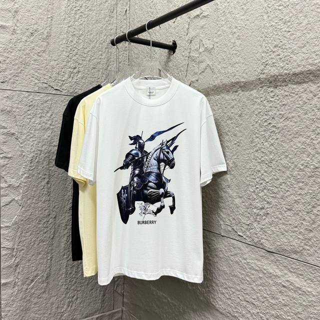 Bbr 巴*莉 2025春夏款 经典战马简约字母印花个性Logo 定制双纱平纹纯棉面料 短袖T恤 男女同款尺码： S 90-130斤 M 120-150斤 L