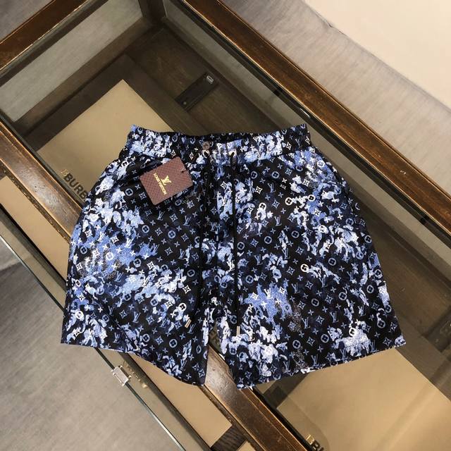 Louis Vuitton Lv 新款官网走秀款 Lns网红爆款沙滩裤 ～满花沙滩裤 ～三标齐全～内带网纱里布、 松身透气 、居家旅游必备佳品 ！码数：M-3X