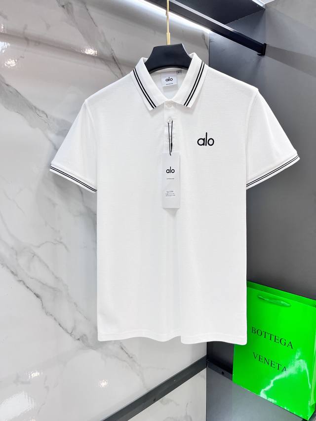 Alo 2025新款高端商务Polo 白领 单位人士必入单品！ 休闲商务翻领短袖，科技面料，体感非常棒，手感顺滑质感很棒！弹性好，无任何束缚感，面料自带透气网孔