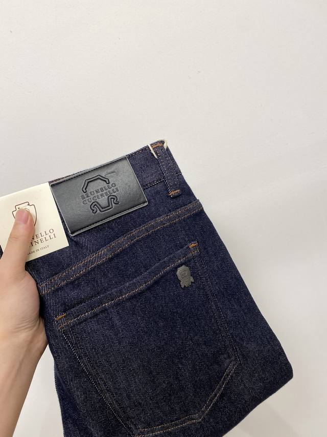 Brunello Cucinelli、2025最新品，专柜同步有售，原单狠货，水洗休闲牛仔裤，进口原版水洗弹力面料，舒适有弹性，原版五金辅料装饰Logo，版型超