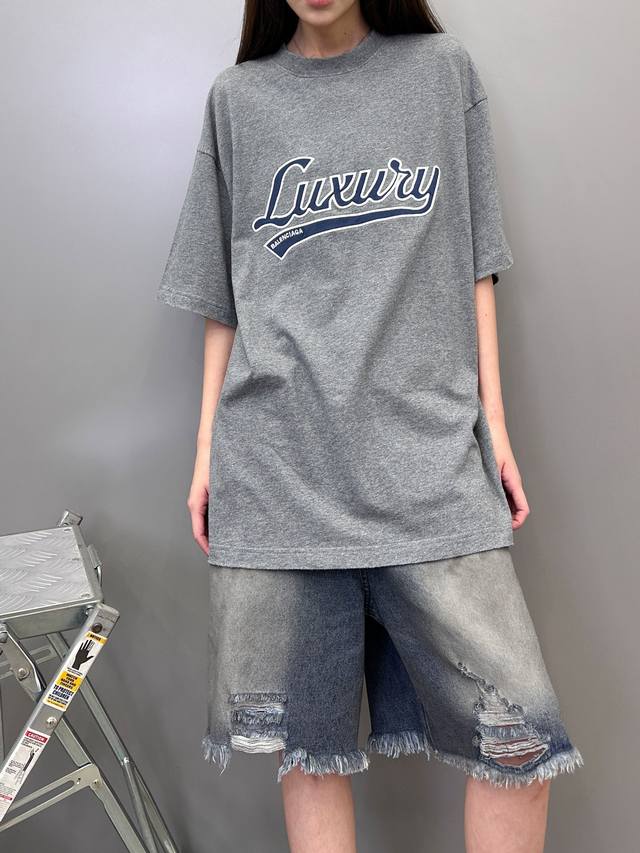 巴黎 ｜ 新款短袖T，成衣洗水吊磨加贴布绣工艺，男女同款，尺码Sml