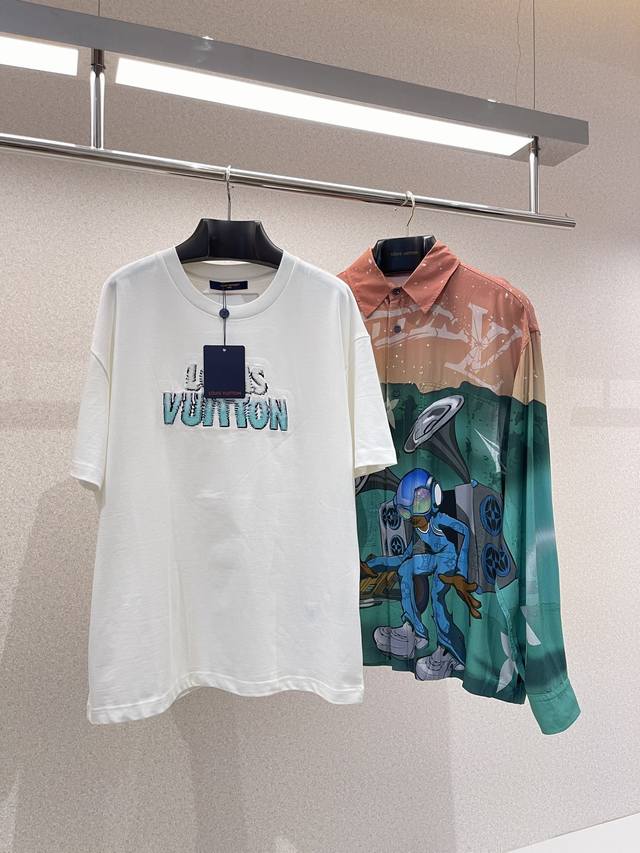 上新！Louis V* 王炸款 高难度钉珠海洋Tee 色彩很协调！！波纹刺绣连接着椭圆形渐变水珠的设计相呼应 层层组合拼接 打造一个不一样的海洋元素视觉感！捷克