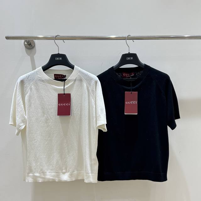 春夏款上新 Gucci古驰双G字母挑孔短袖，简约时尚，透气舒适，经典双G设计，彰显不凡品味，清爽迎接春夏。