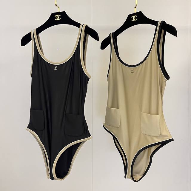 Chan’1 25Ss新品上线Coco Beach系列撞色吊带连体泳衣Yb一比一开发 最高版本发售前幅点缀双C镶钻五金Logo 撞色包边设计很惹眼后背挖空露背设