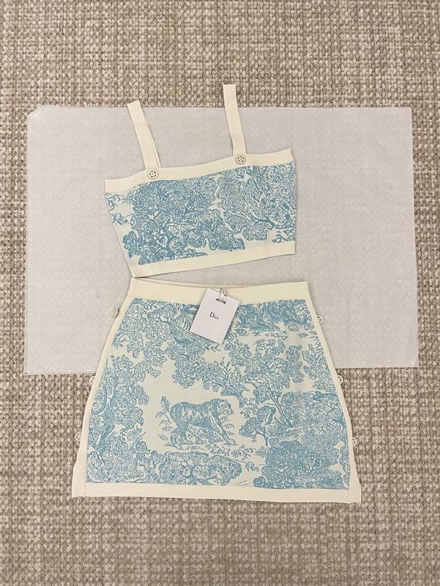 背心 半裙 Dio’ 25Ss早秋新品上线Dioriviera限定系列开衫吊带半裙Yb一比一开发 最高版本发售定织定染的特种纱线 Pietro Ruffo设计的