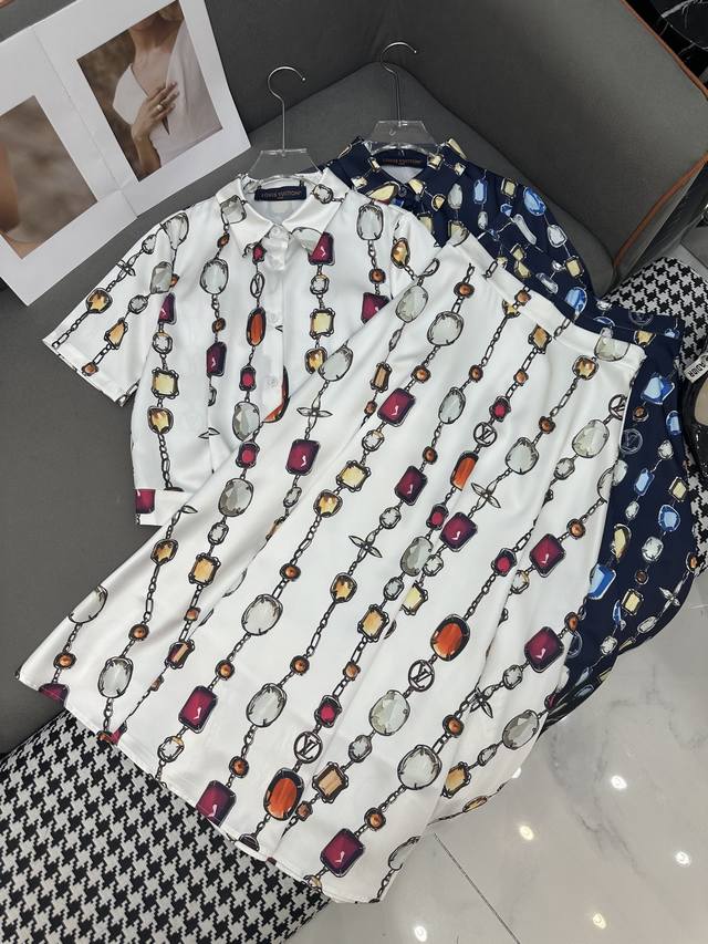 Louis Vuitto* 25Ss新款短款衬衫半身裙套装 链条图案印花面料装饰 时尚气质 单色三码Smlp