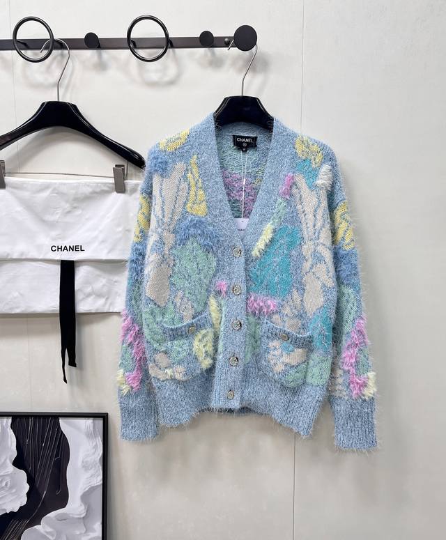 Chanel2025Ss早秋新款重工羊毛马海毛针织开衫，定制Yb羊毛马海毛材质 质感高级舒适 穿搭舒适不扎身 V领针织开衫剪裁 细密针法 精致透气 Oversi
