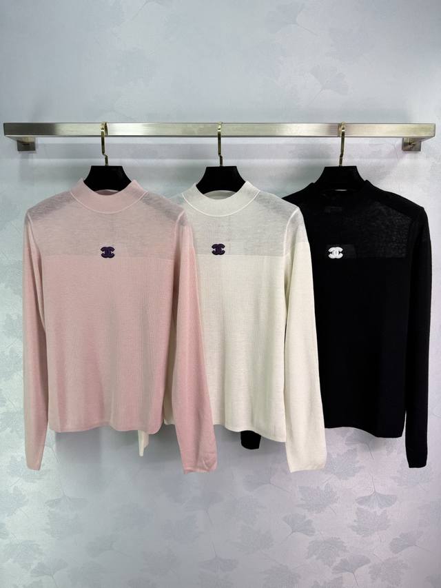 Ch*25新款半高领针织衫，微透网纱拼接 胸前小香Logo设计 彰显品牌个性 凸显穿搭高级感 穿搭显瘦 尽显松弛调性 轻奢时髦气质！3色3码Sml T226B.