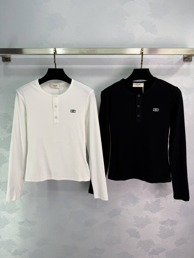 Celin25早秋新品 刺绣Logo针织 白富美必入神器！半开襟纽扣设计 万能百搭修身版型超显瘦！名媛少女优雅又高级！2色3码Sml。T226B.
