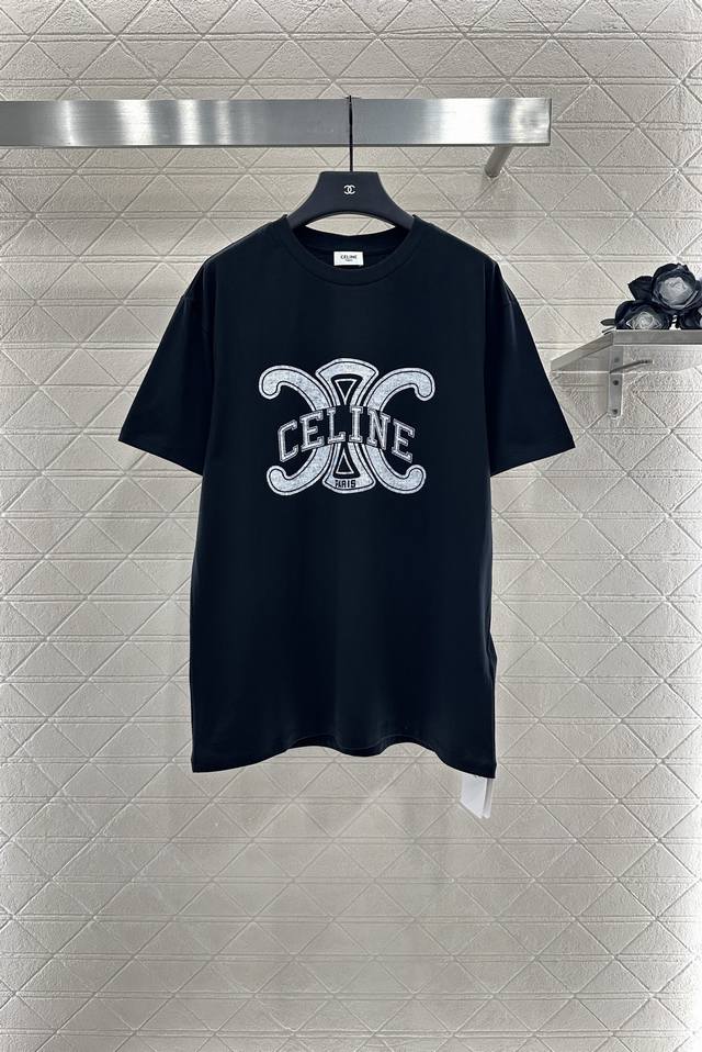 Celin*2025新品上架 圆领字母印花定制Yb原生全棉材质 透气舒适 质感十足 宽松落肩Oversized短袖剪裁 凸显品牌格调 采用克重纯棉制成 略带有弹