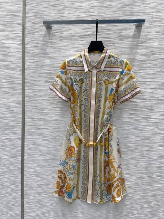 Versac*E 2025Ss新款 定位衬连衣裙 面料丝滑光洁！经典又有型 各种都能完美驾驭～高级成衣做法，细节美到爆！精美又日常，轻松驾驭！质感棒棒哒！！减龄