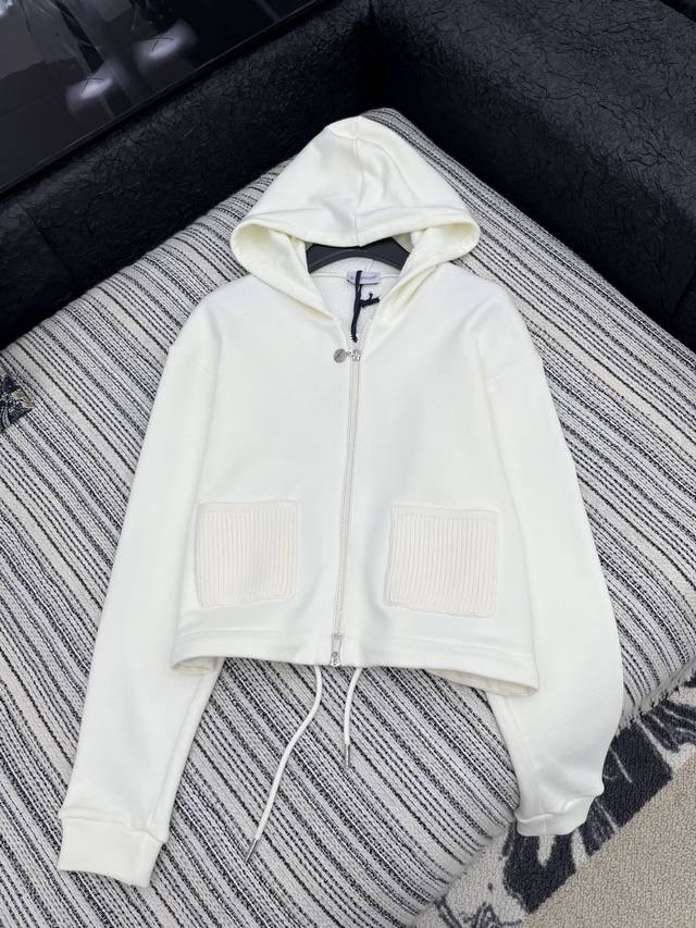 爆款现货 原版定制 Moncle*｜2025新品带帽双拉链休闲外套定制Yb进口材质 舒适好穿 挺括有型棉质针织口袋面料多重拼接 丰富视觉效果 弹力松紧可收缩下摆