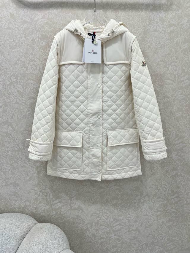 Monc*R 25新款棉服 菱格夹棉薄款棉服长款外套 极简主义设计高级又时髦！休闲带帽设计，以经典的版型演绎朋克风，整体轮廓分明，线条自然，内侧口袋增添时尚格调