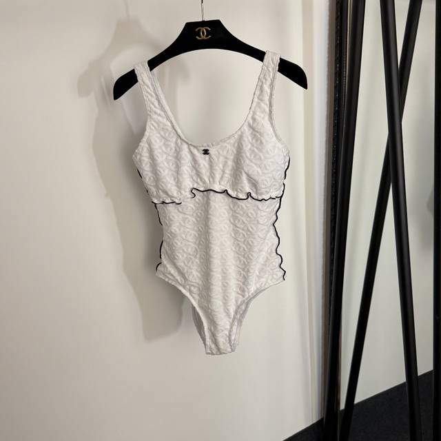 款号20254278 Chane*新款 小香植绒立体Logo吊带连体泳衣，白色，黑色，S-Xl，.