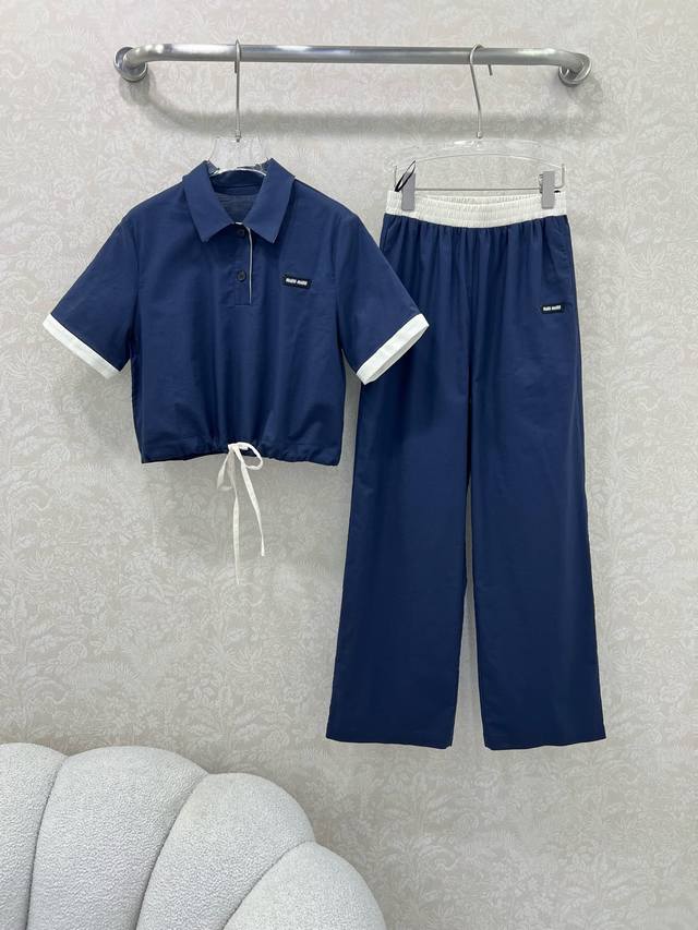 Miumi*25新款麻料套装 下摆抽绳上衣阔腿长裤套装 舒适养肤 贵气十足 夏天不闷汗更透气 翻领配合下摆抽绳收边设计 增添造型层次感 打破常规更丰富视觉效果富