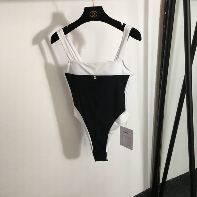 款号 2724 Chane*新款黑白拼色吊带连体泳衣，黑色，S-Xl，