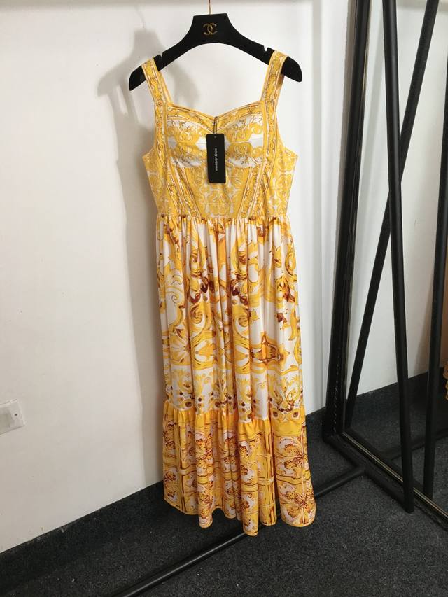 款号 3763 Dg*新款 复古花纹印花 抹胸吊带连衣裙，黄色，S-Xl， M码；胸围82，腰围72，总长132 .