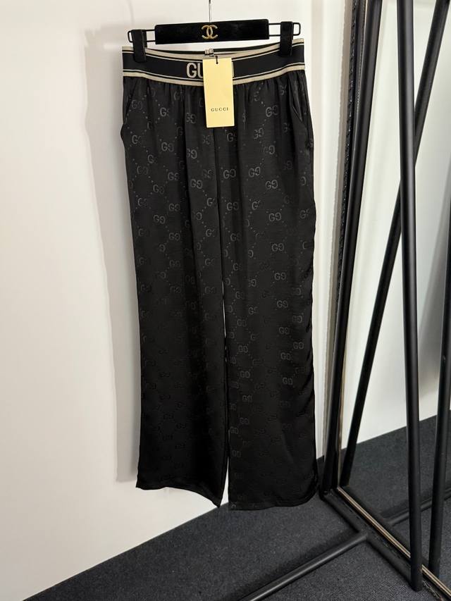 款号20254250 Gucc*新款 老花Gg字母压花Logo织带收腰休闲长裤，黑色，S-Xl， M码；腰围68弹力，长105