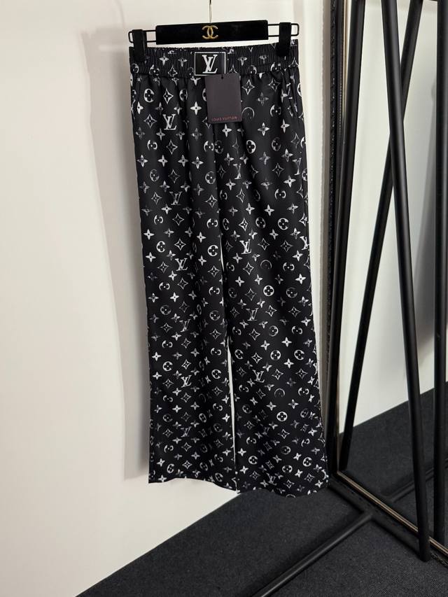款号20254248 Lv*新款 老花Logo印花休闲阔腿长裤，黑色，S-Xl， M码；腰围62弹力，长104