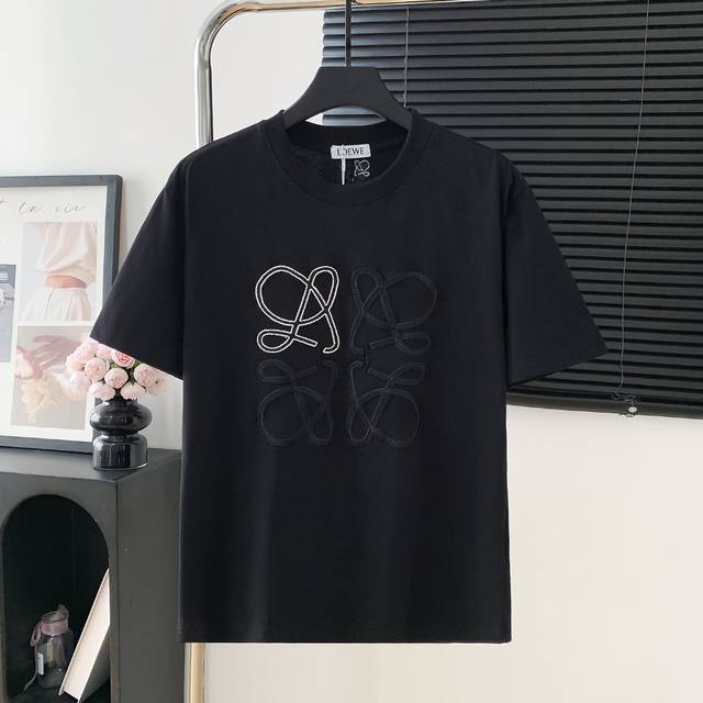 特价 两色齐码 无质量问题不退换款号：W529 Loewe 罗意威 Logo字母刺绣短袖Logo标识精致原版面料 官方同款 短袖T恤定制280克同缸染纯棉双纱面
