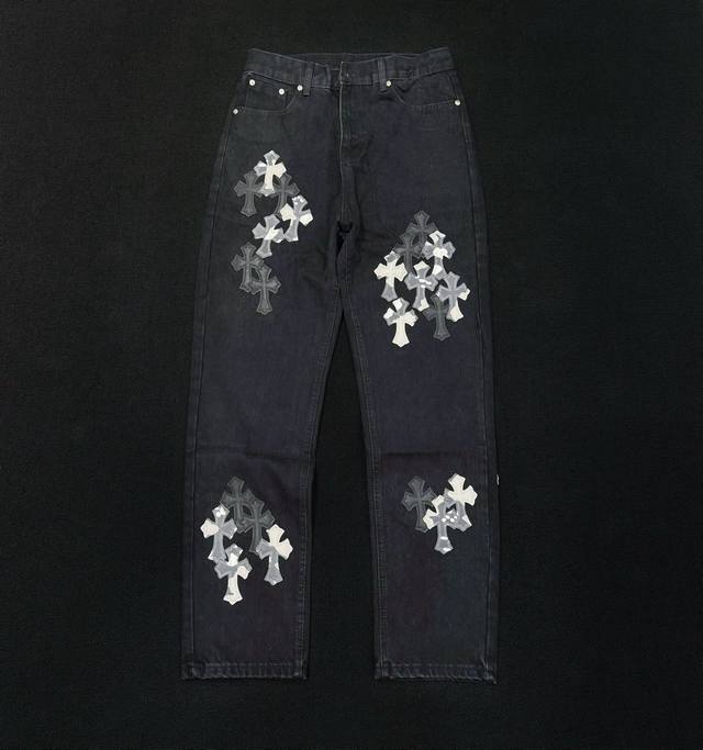 款号：D362Chrome Hearts Ch克罗心纽约限定 拼皮直筒牛仔裤Size：28 30 32 34 36 S-Xxl Color：黑散发着不羁的个性和