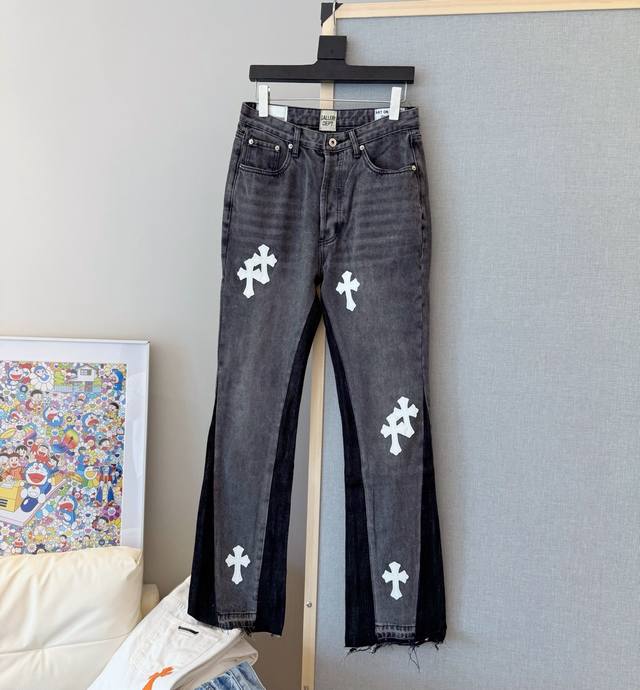 款号：D325Gallery Dept & Chrome Hearts 克罗心联名 拼接十字架宽松水洗喇叭牛仔裤 真实还原Vintage极致质感原版五金辅料水洗