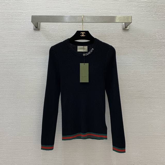 款号D25022723 Gucc*I新款 条纹撞色边字母Logo标志时尚百搭圆领P针织衫打底P！米白色，黑色，灰色， M码：胸围70，袖长62，衣长56