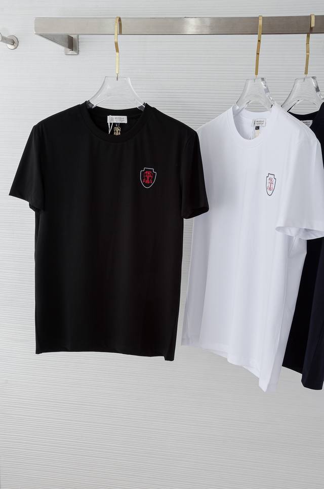 Kiton 2025Ss新品轻奢商务休闲男士圆领短袖T恤衫#高端男士必备精品，品质经得起检验！！选用客供进口100%丝光棉成分打造出来，手感丝滑柔软富有弹力，穿